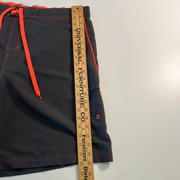 Liquid Wave Swim Trunks in Gray & neon Orange Men’s Sz Lg. w/draw string. - Picture 10 of 10